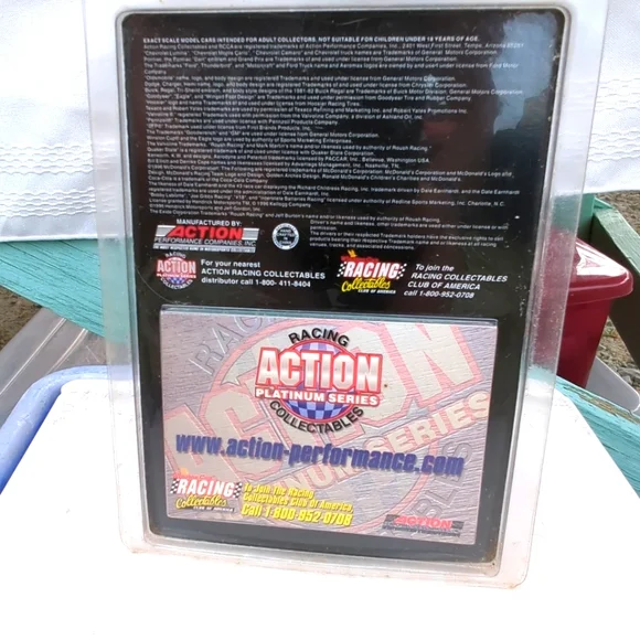 Mike Skinner #31 1996 Lowe's Racing Action Platinum Monte Carlo 1:64 Diecast - Picture 3 of 5